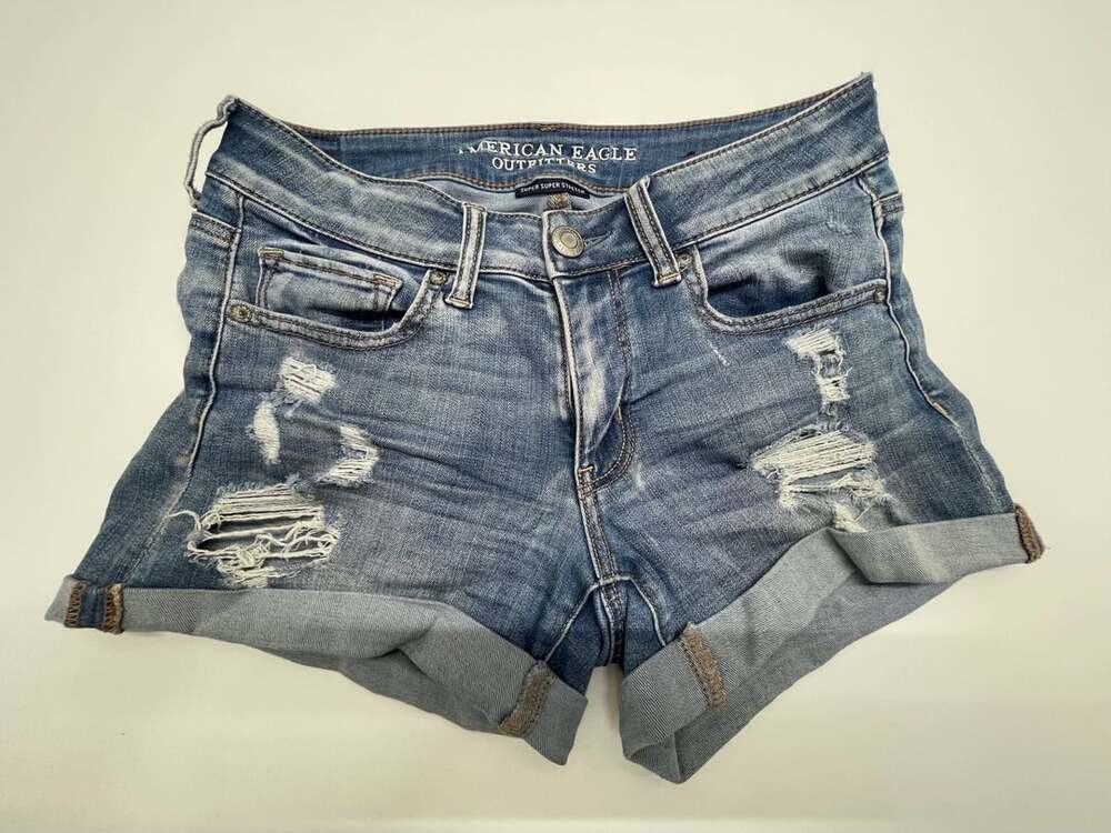 American Eagle Midi Jean Shorts Size 6 Cuffed Distressed Super Stretch